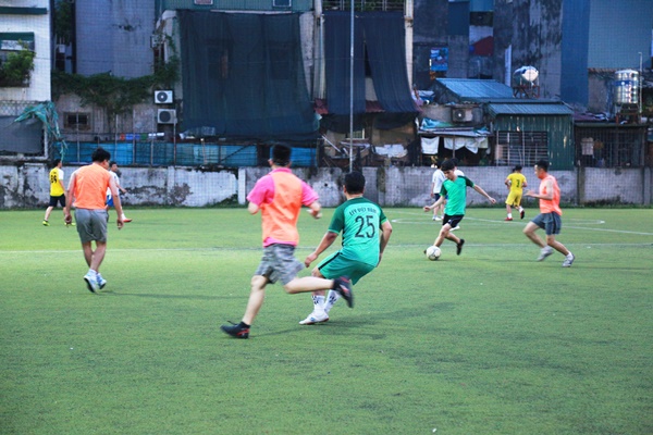Trận bóng giao hữu giữa FC EFY Việt Nam và FC BHXH Việt Nam