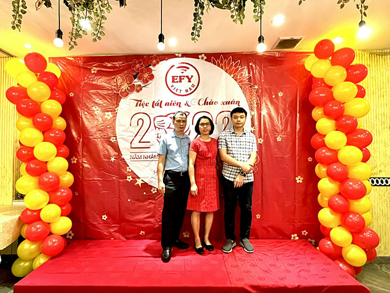 Buổi tiệc có sự tham gia của các thành viên gia đình CBNV EFY Việt Nam